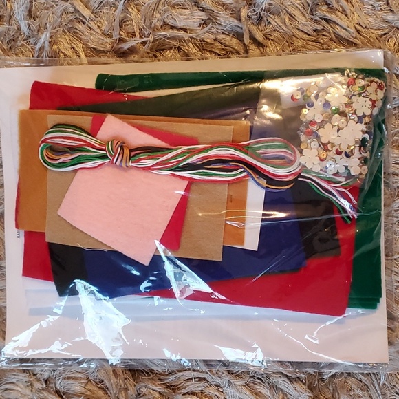 DIY Felt stocking kit for Christmas stocking - Picture 3 of 6